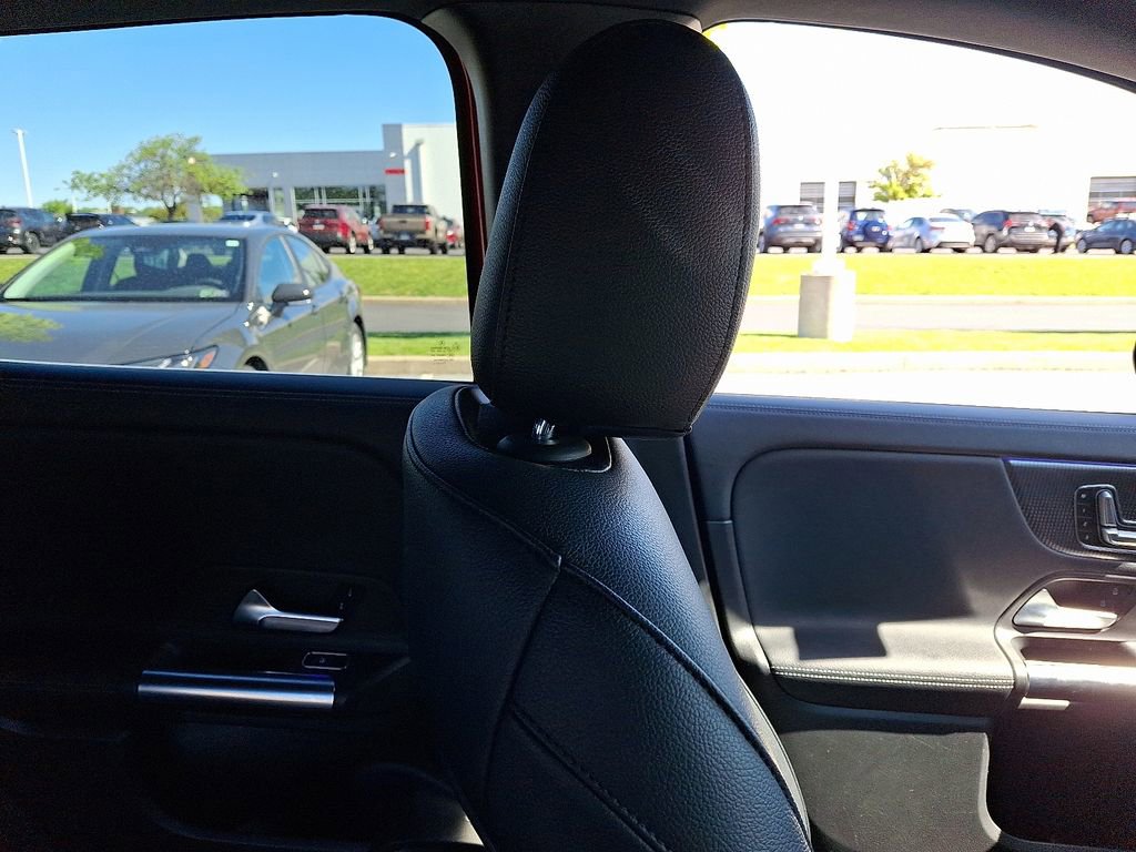 Used 2022 Mercedes-Benz GLA 250 4MATIC image 13