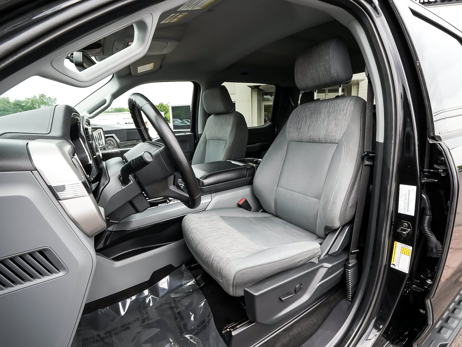 Used 2023 Ford F150 Lightning XLT AWD/4WD image 33