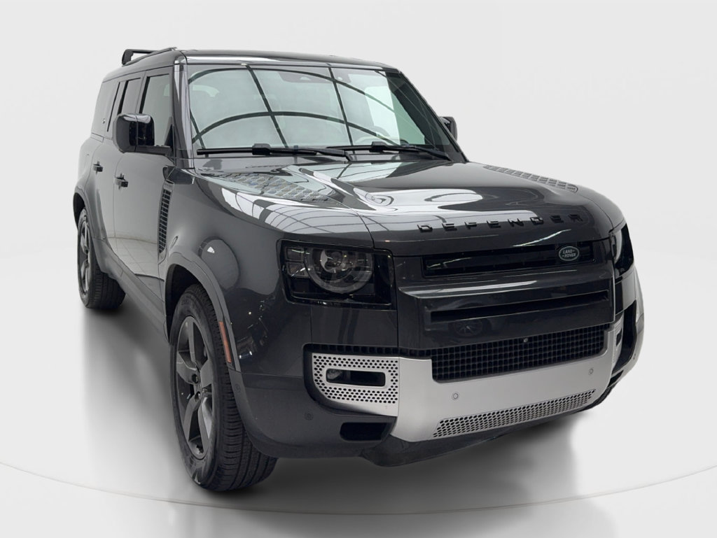 Used 2023 Land Rover Defender 130 SE AWD/4WD image 3