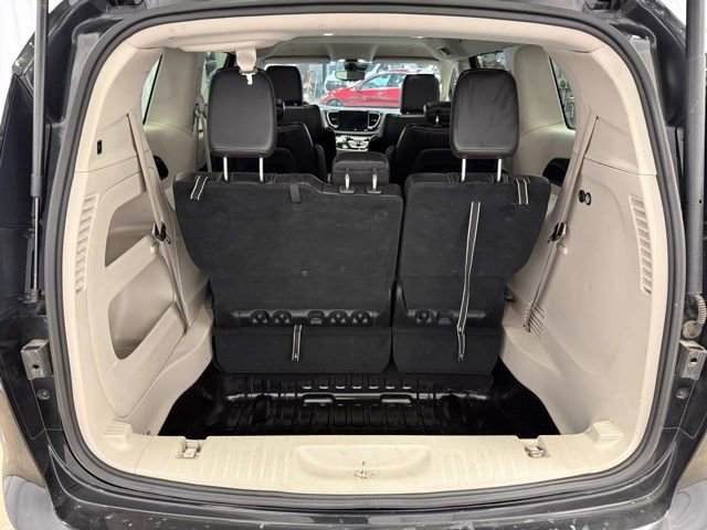 Used 2024 Chrysler Pacifica Touring-L image 24