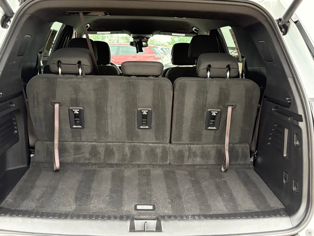 Used 2025 Chevrolet Traverse LT image 35