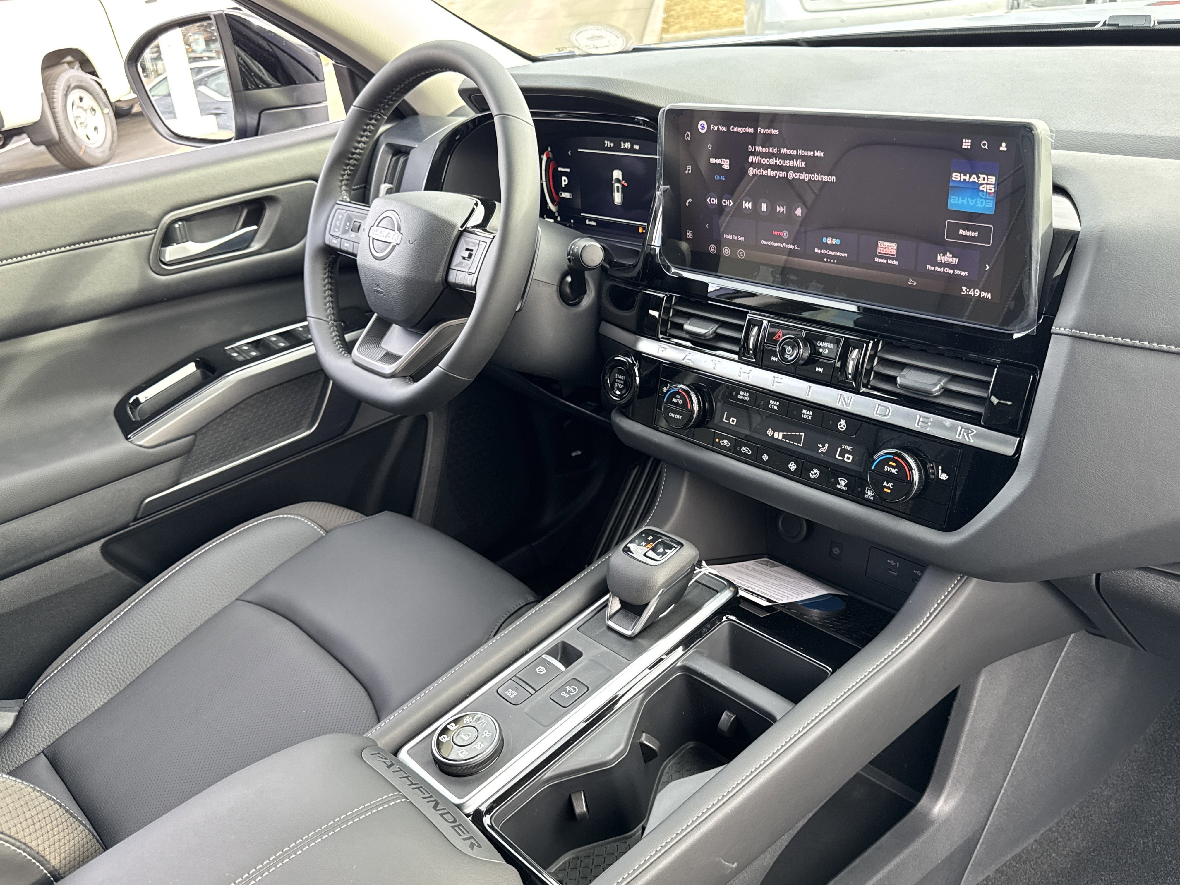 New 2026 Nissan Pathfinder SL image 23