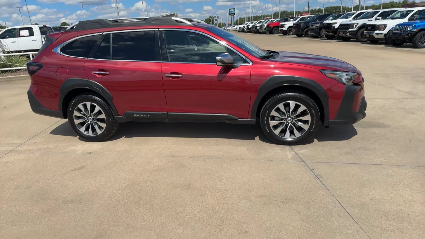 Used 2024 Subaru Outback Touring XT AWD/4WD image 2