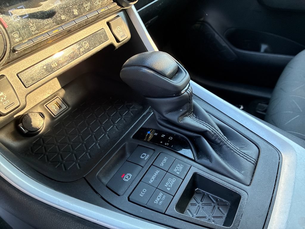 Used 2024 Toyota RAV4 XLE AWD/4WD image 24