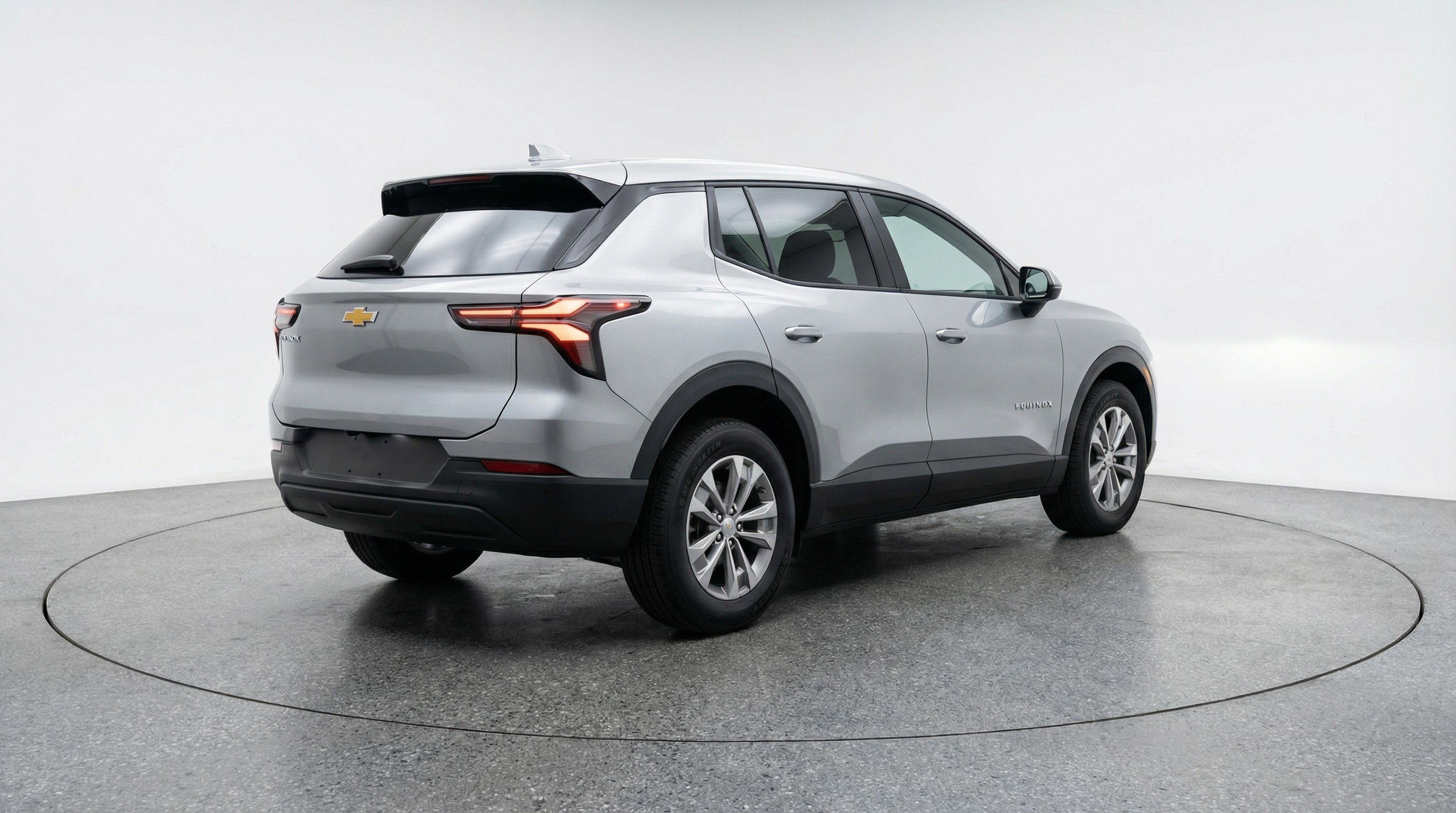 Used 2025 Chevrolet Equinox LT FWD image 9