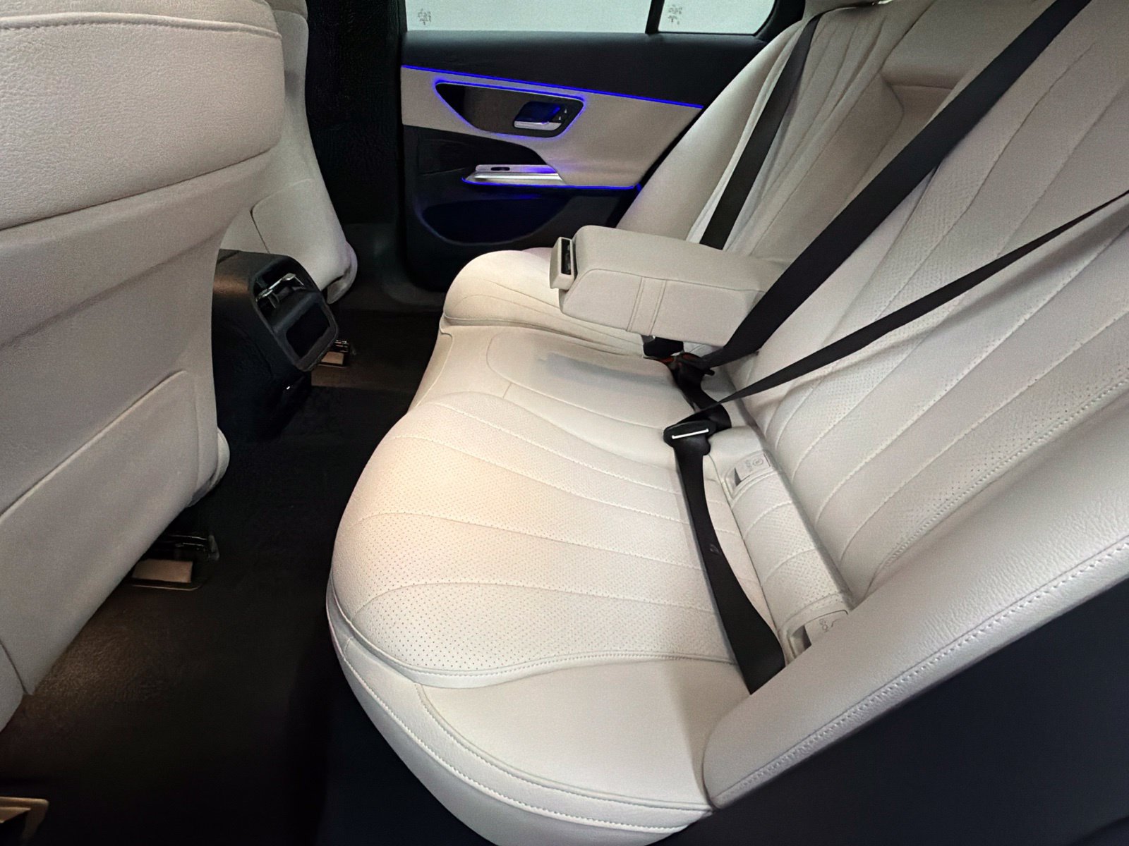 Used 2024 Mercedes-Benz E 350 4MATIC Sedan image 40