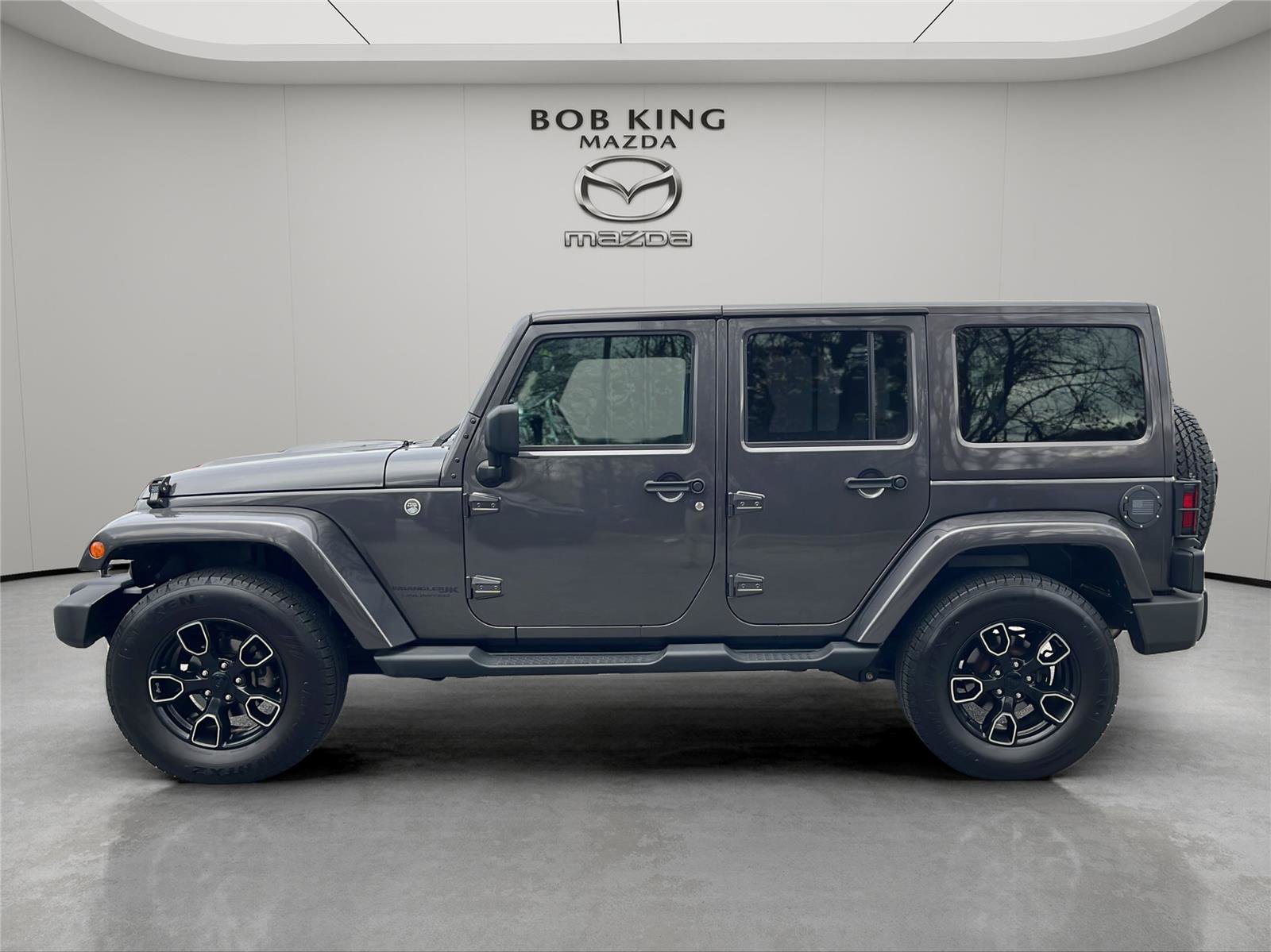 Used 2018 Jeep Wrangler Altitude image 2