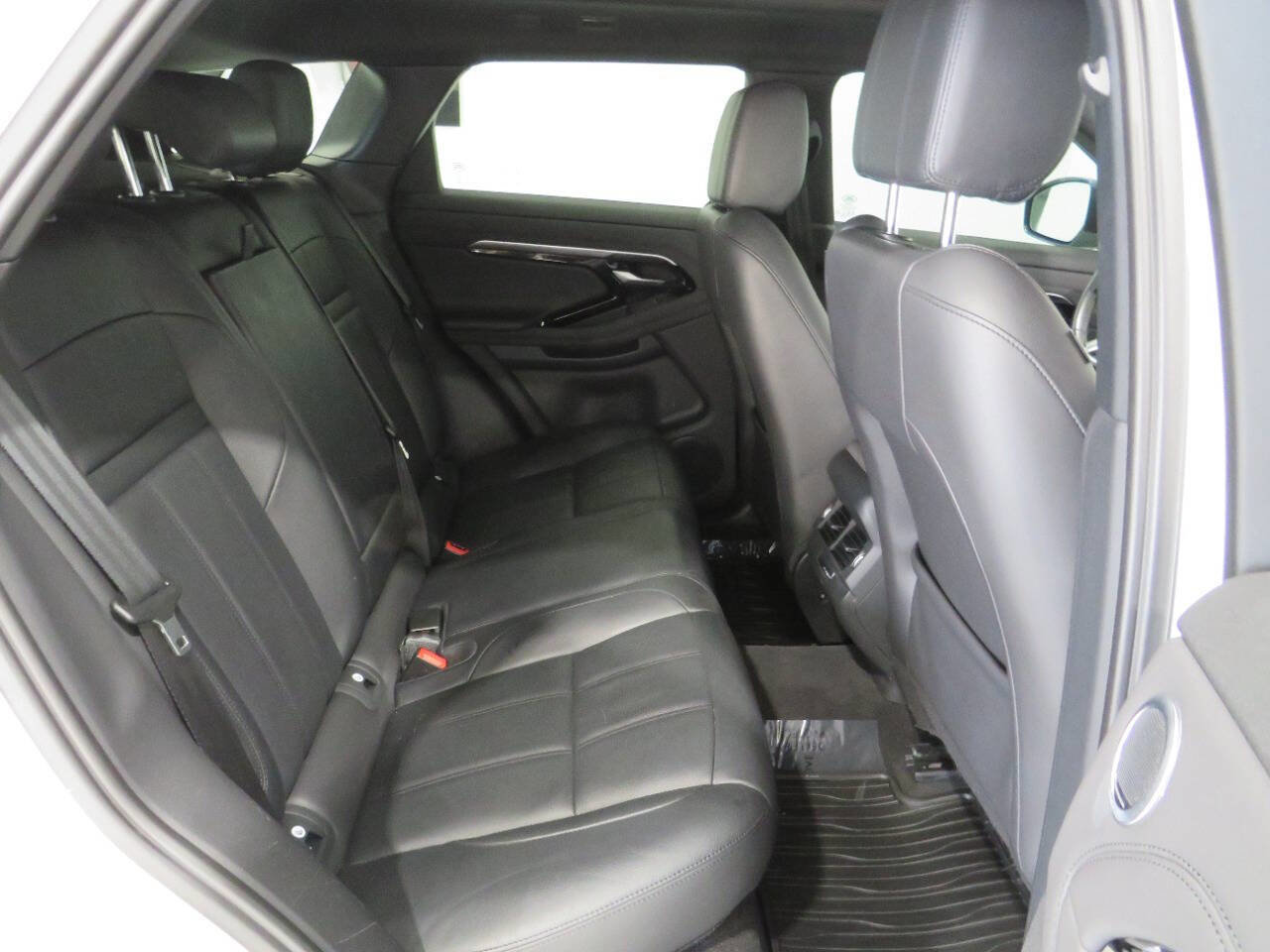 Used 2020 Land Rover Range Rover Evoque R-Dynamic S image 12