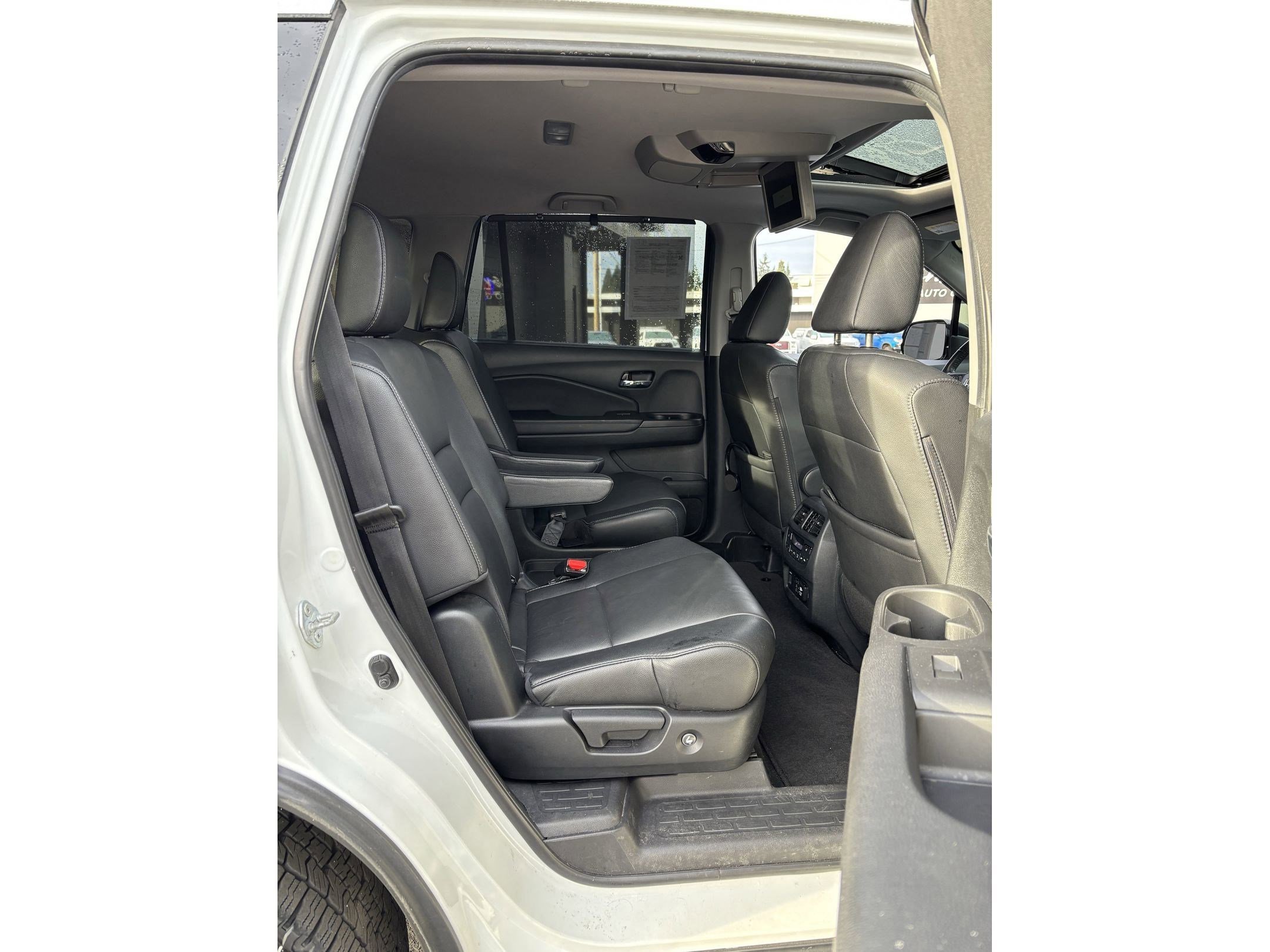 Used 2022 Honda Pilot Touring image 10