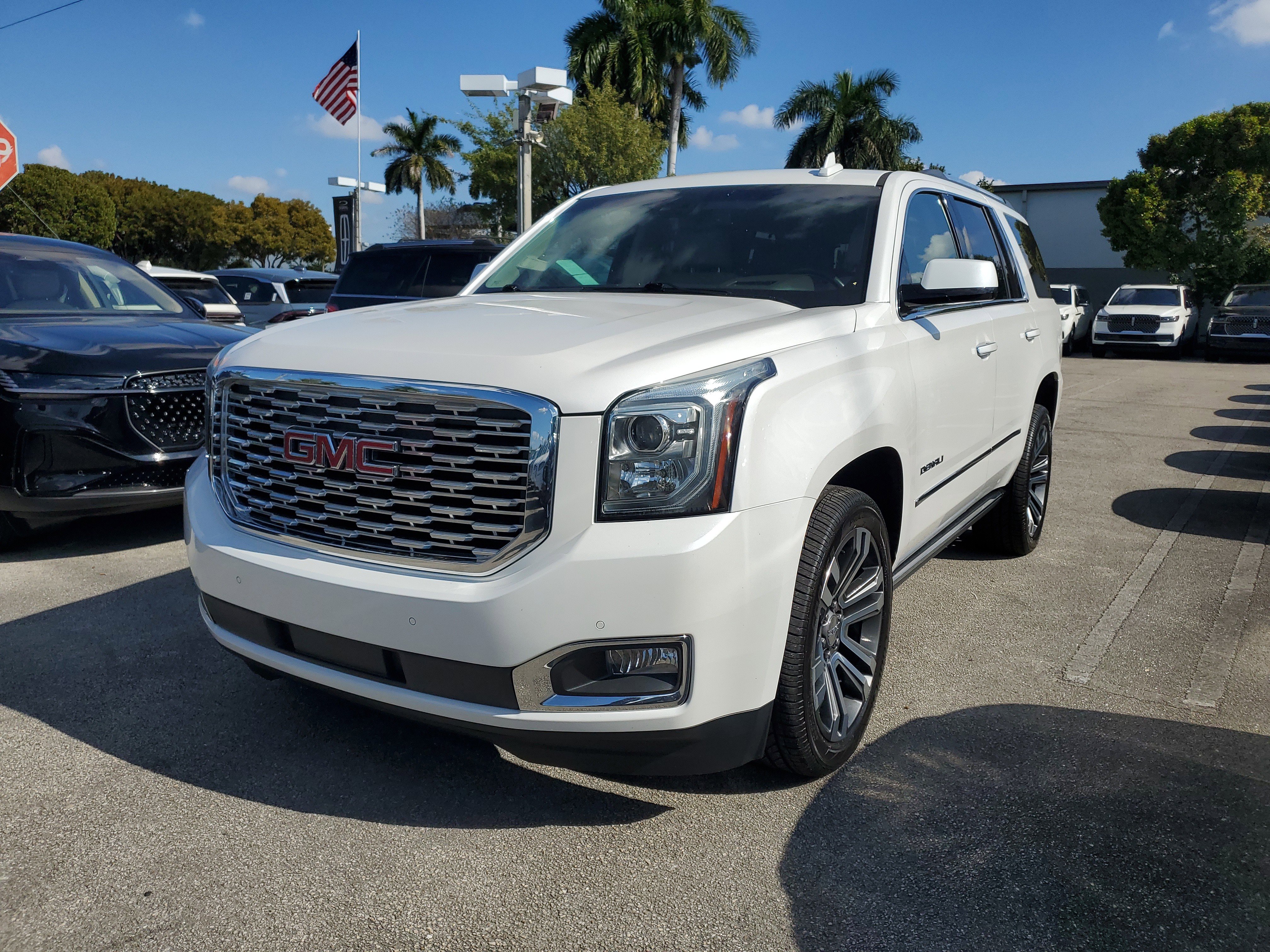Used 2019 GMC Yukon Denali w/ Denali Ultimate Package image 3