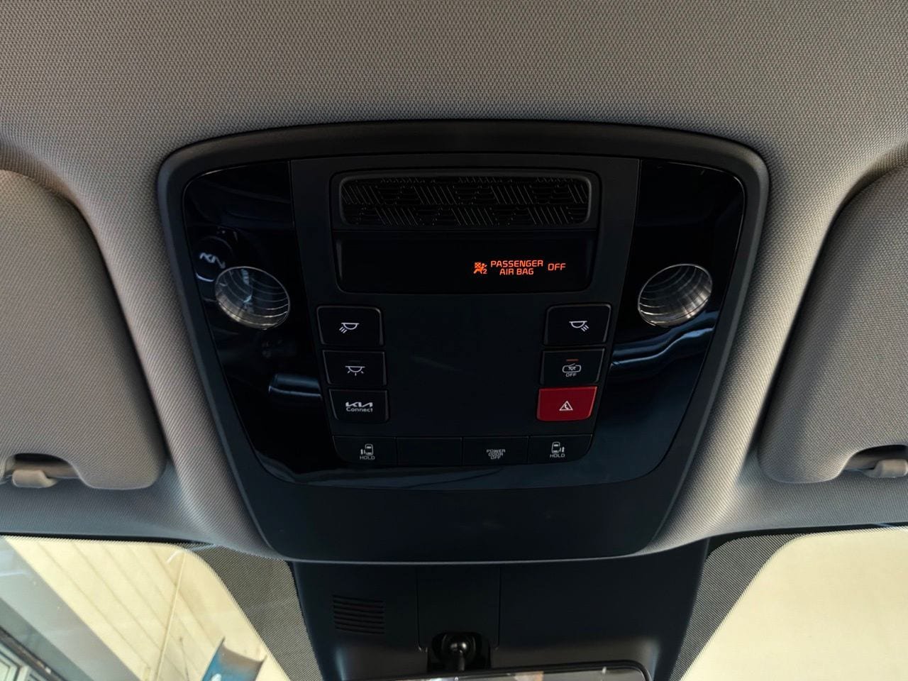 Used 2026 Kia Carnival FWD image 17