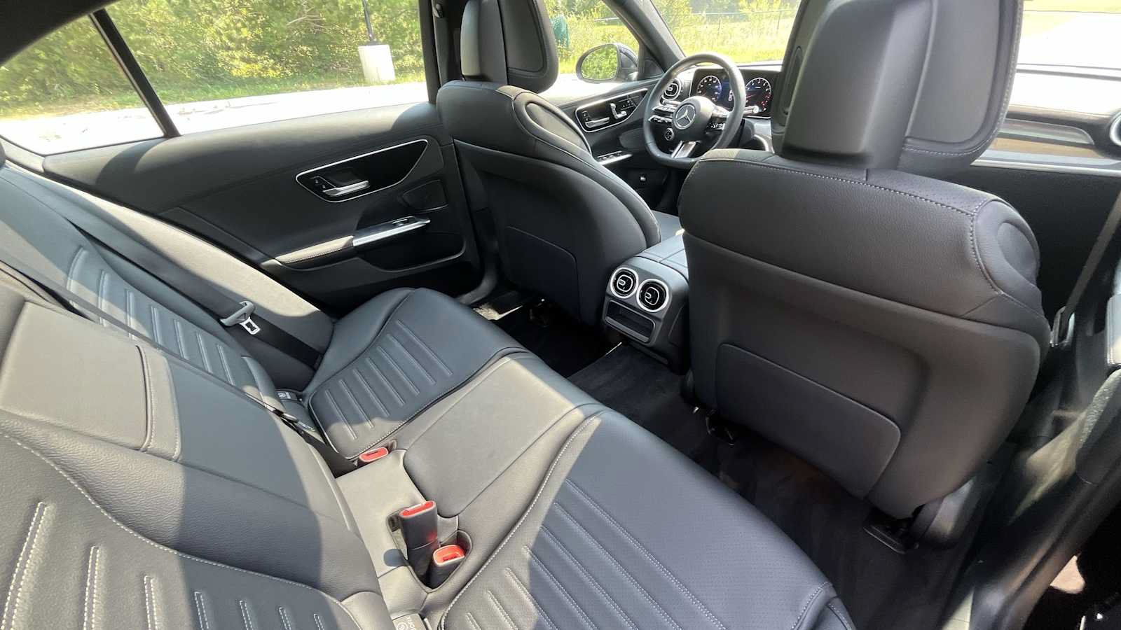 New 2026 Mercedes-Benz C 300 4MATIC Sedan image 11