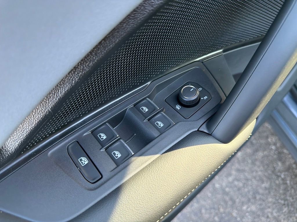 New 2026 Volkswagen Tiguan SE AWD/4WD image 12
