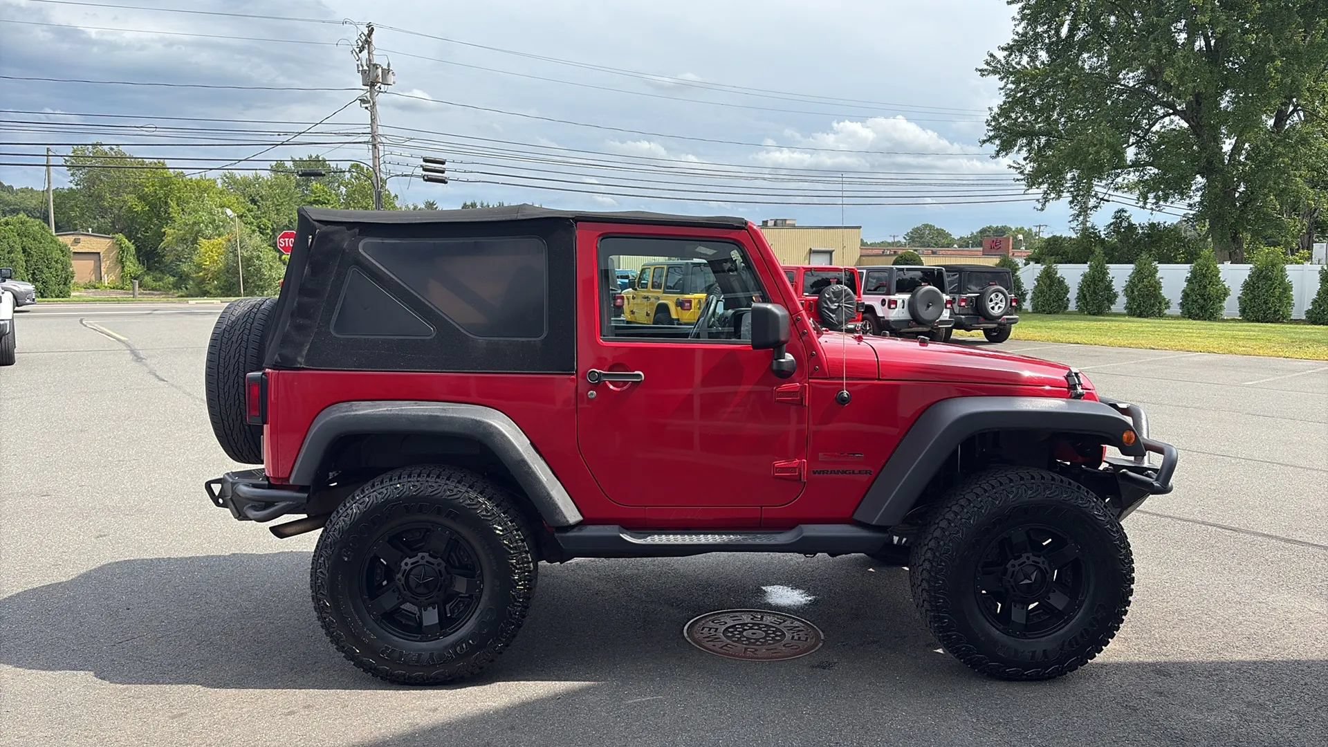 Used 2014 Jeep Wrangler Sport w/ Connectivity Group AWD/4WD image 7