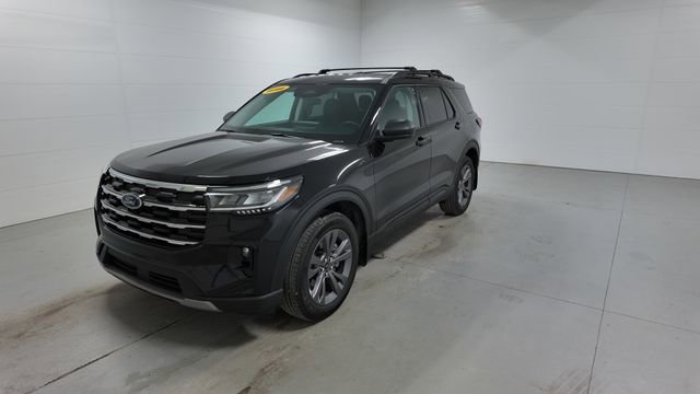 Used 2026 Ford Explorer Active w/ Active Comfort Package AWD/4WD image 4