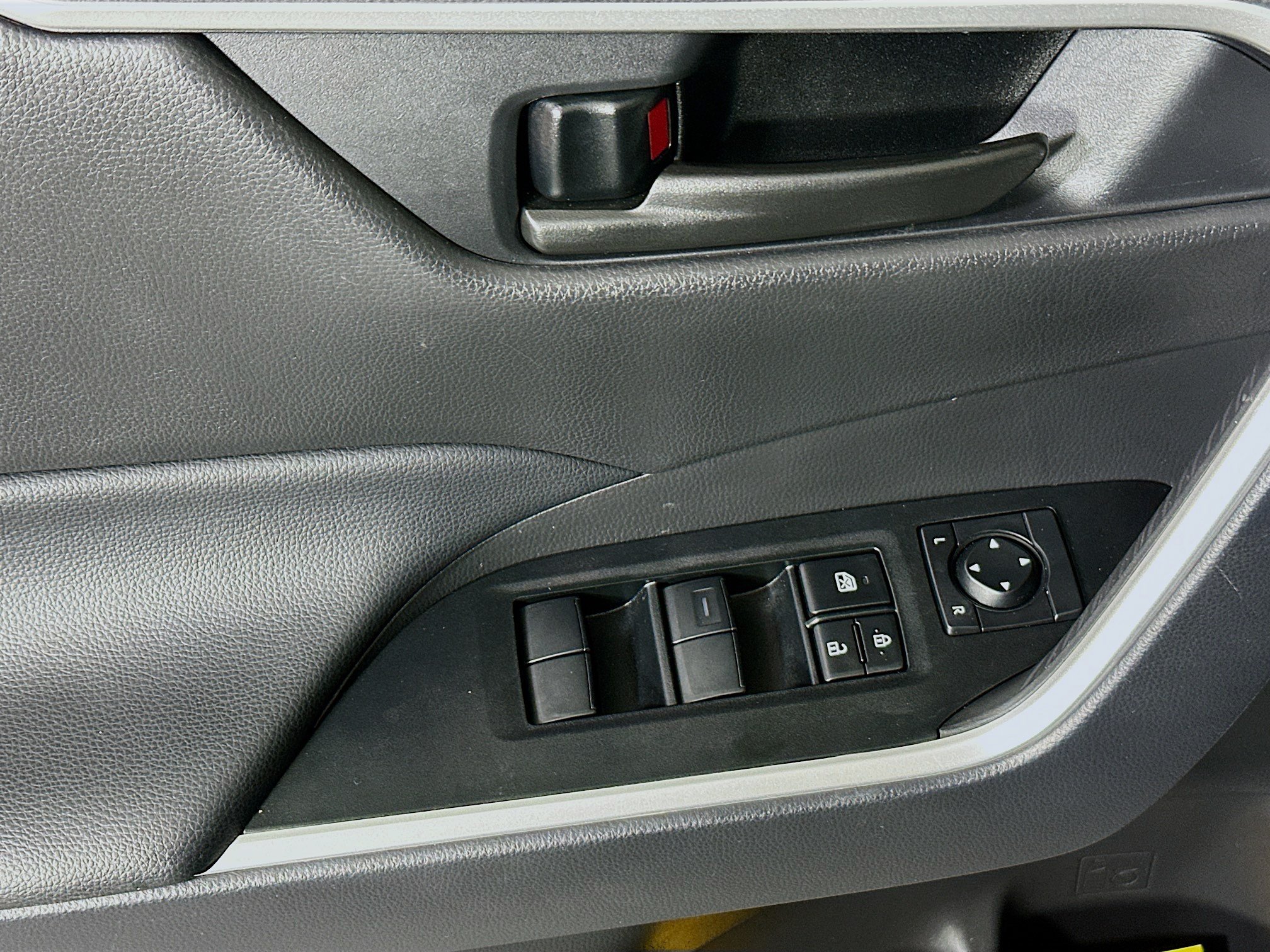 Used 2025 Toyota RAV4 LE FWD image 14