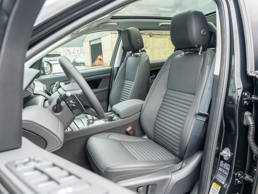 New 2025 Land Rover Discovery Sport S image 19