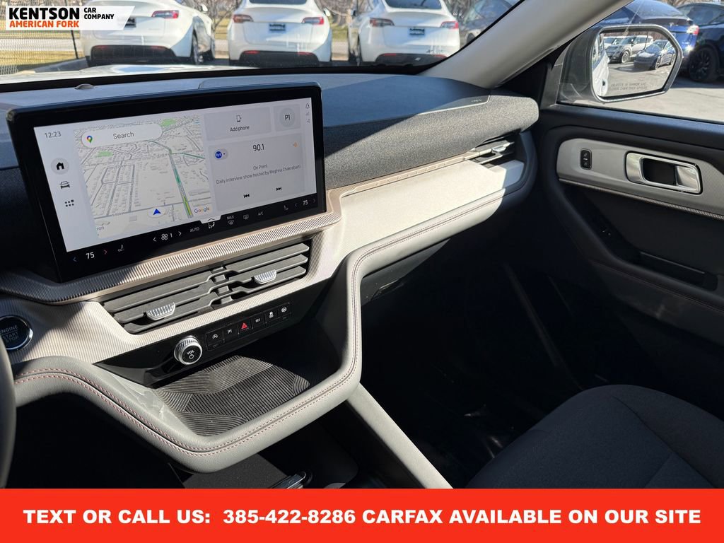 Used 2025 Ford Explorer Active image 21