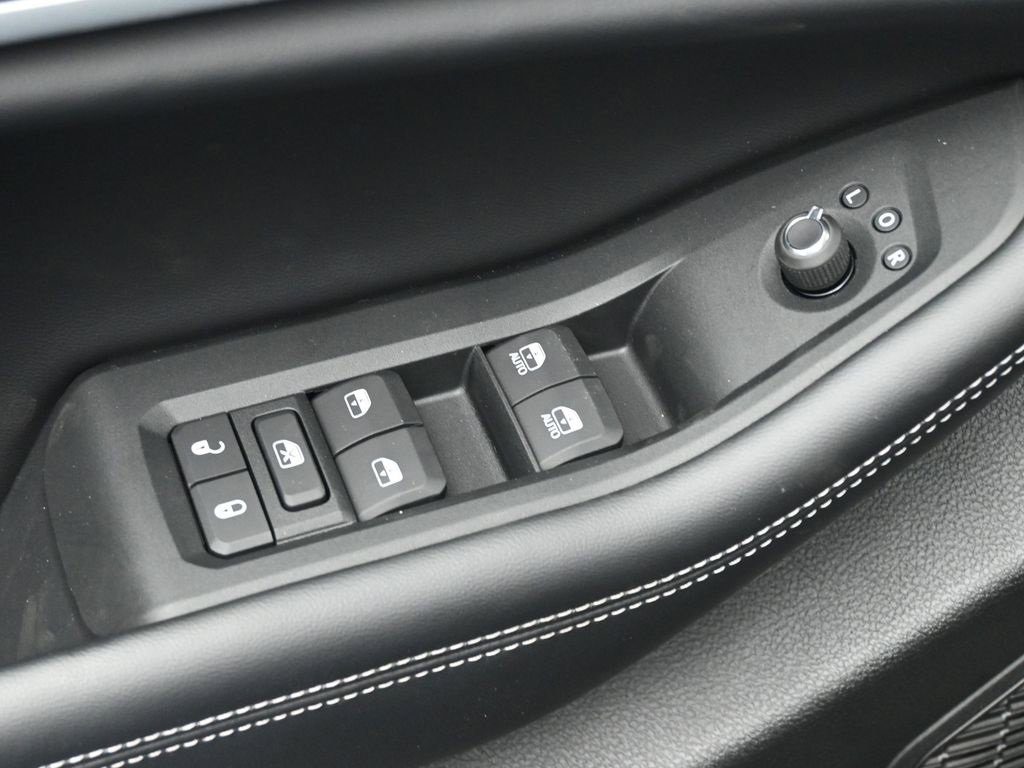 New 2025 Jeep Grand Cherokee L Limited w/ Black Appearance Package image 21