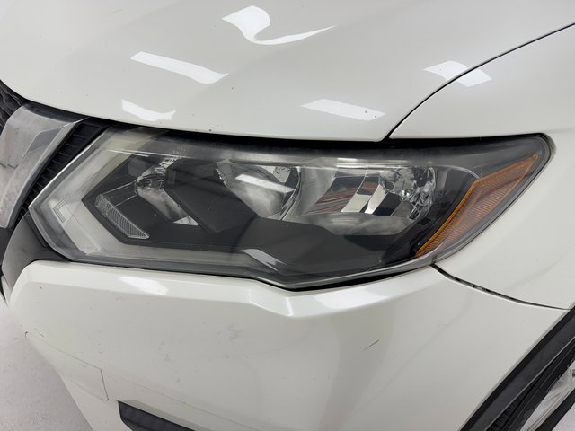 Used 2019 Nissan Rogue SV image 6