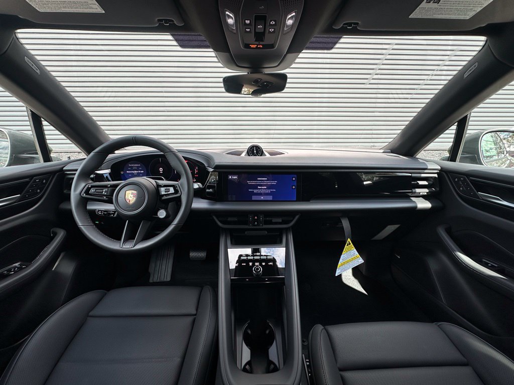 Used 2026 Porsche Macan Electric RWD image 6