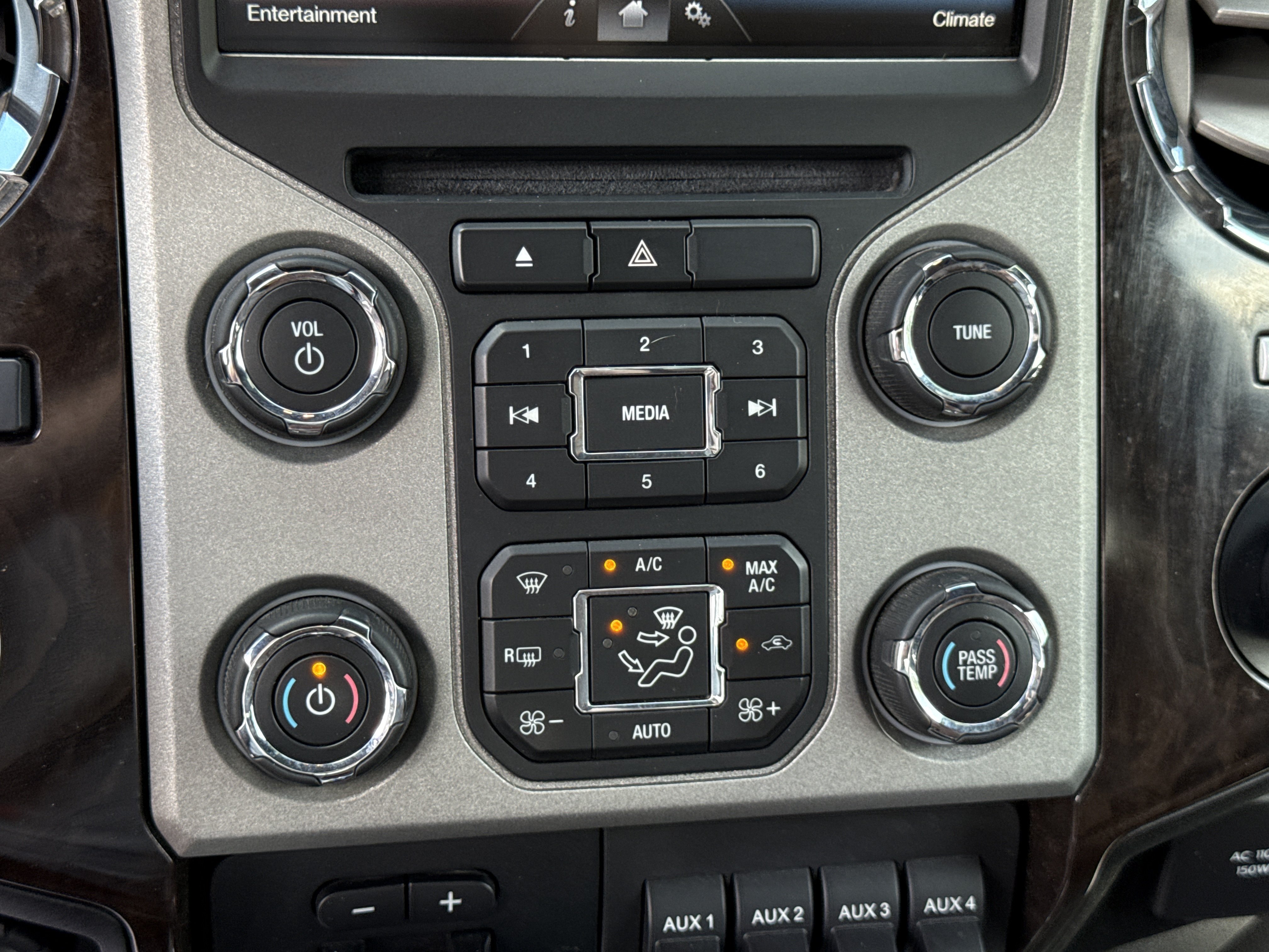 Used 2015 Ford F250 Platinum AWD/4WD image 22