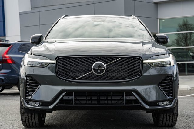 New 2026 Volvo XC60 B5 Plus w/ Protection Package Premier image 2