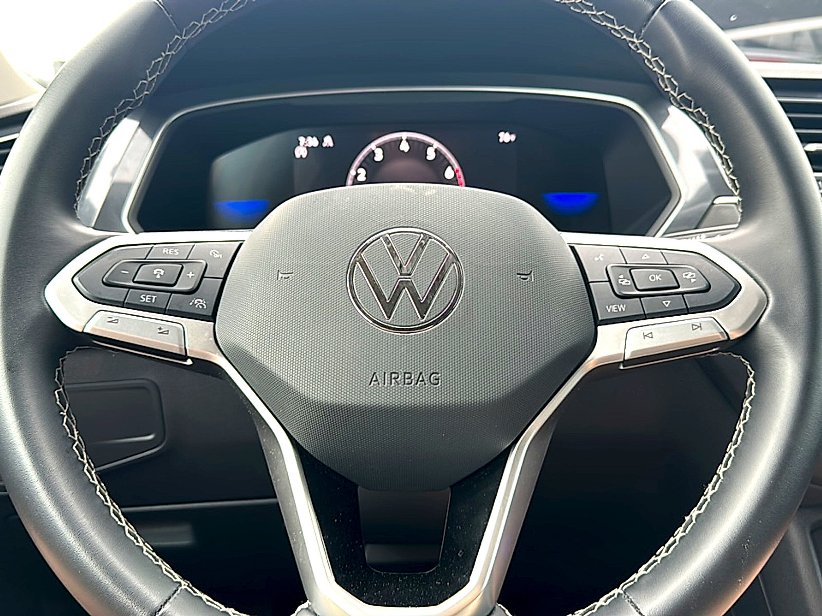 Used 2024 Volkswagen Tiguan SE image 27