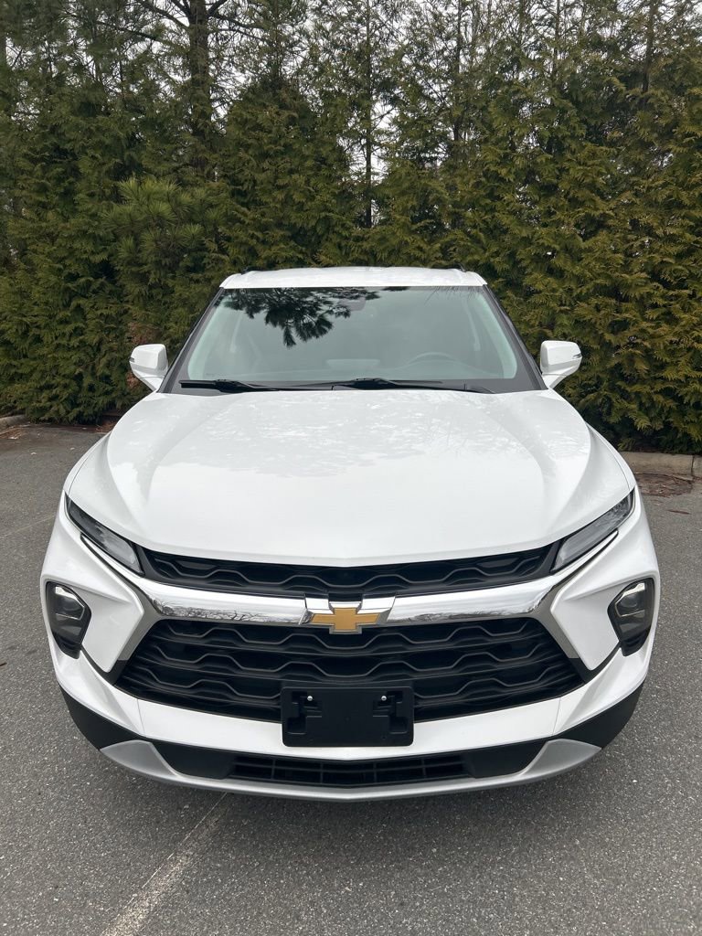 Used 2024 Chevrolet Blazer LT image 3