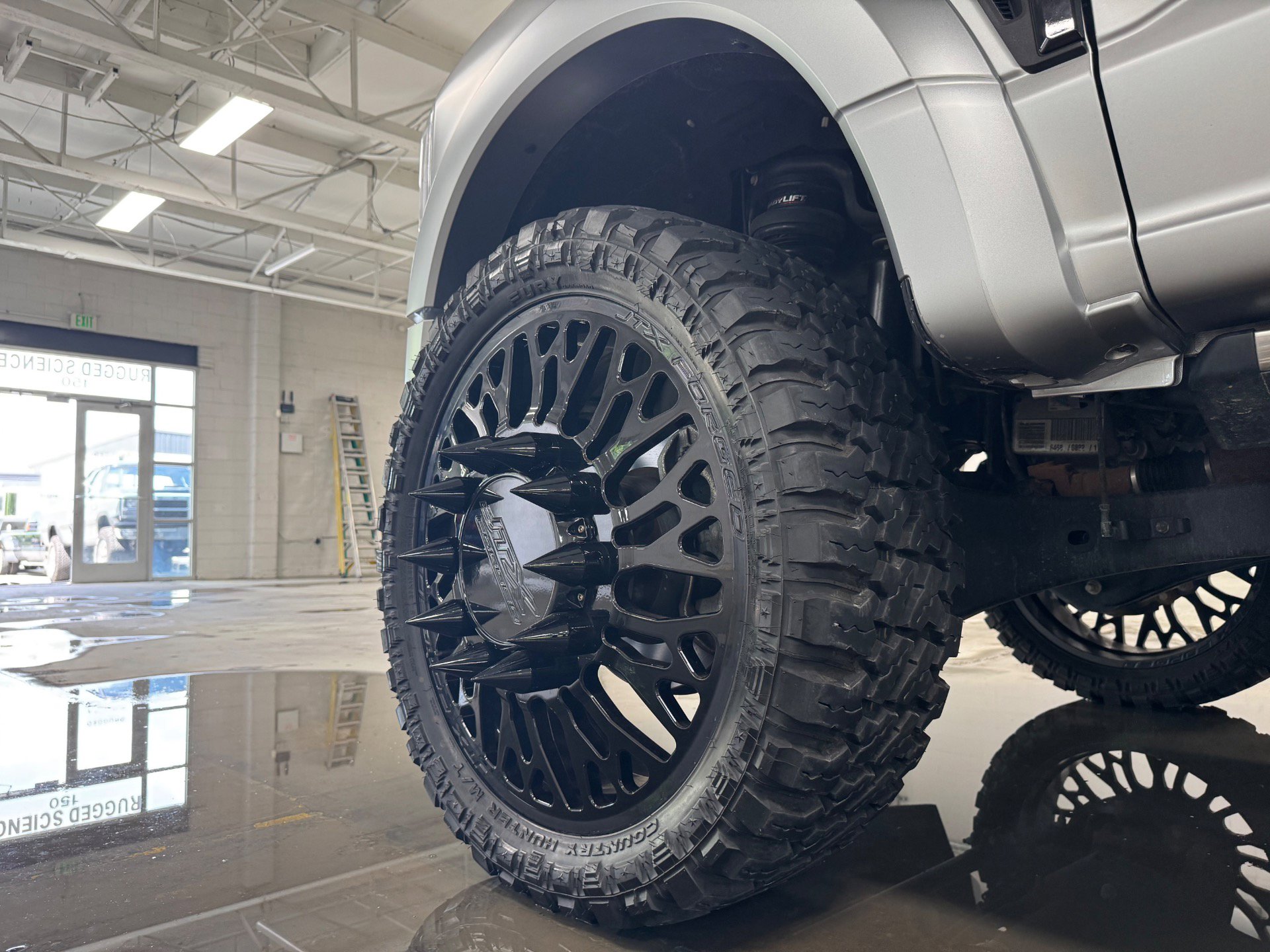 Used 2024 Ford F450 Platinum w/ Camper Package image 76