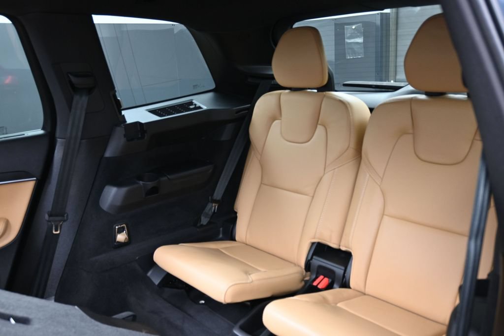 Used 2023 Volvo XC90 B6 Ultimate w/ Protection Package Premier AWD/4WD image 28