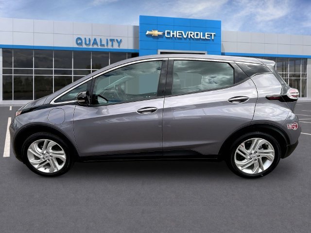 Used 2023 Chevrolet Bolt LT w/ Driver Confidence Package FWD image 4