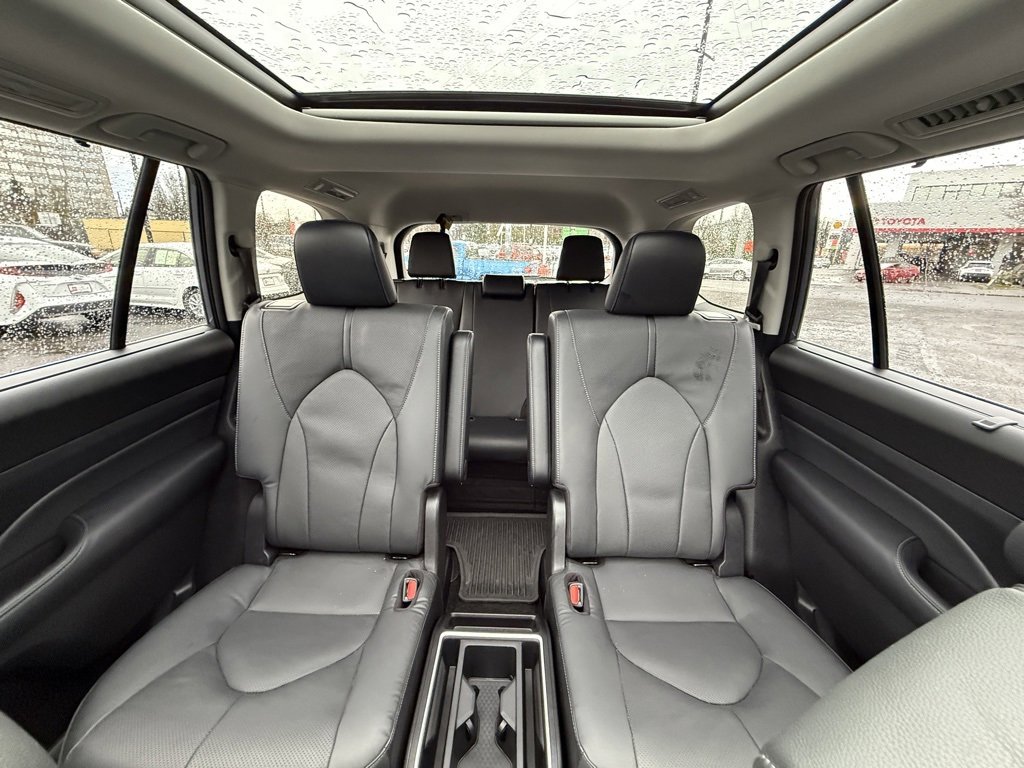 Certified 2025 Toyota Grand Highlander FWD image 16