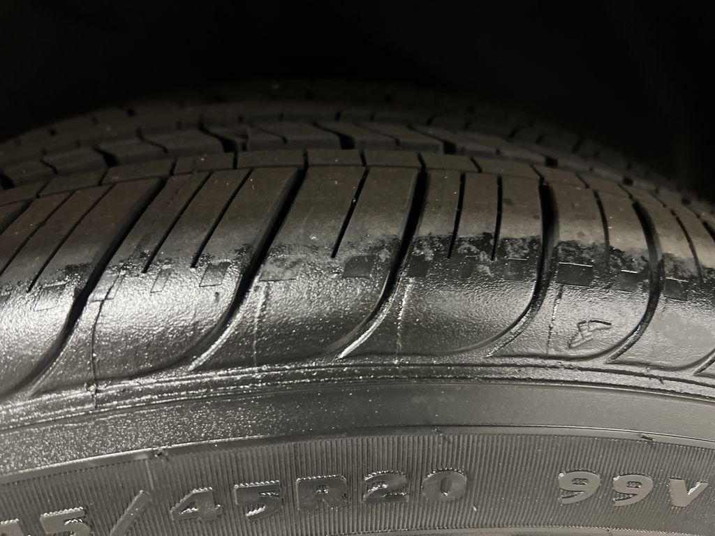 Certified 2023 Buick Envision Avenir AWD/4WD image 11