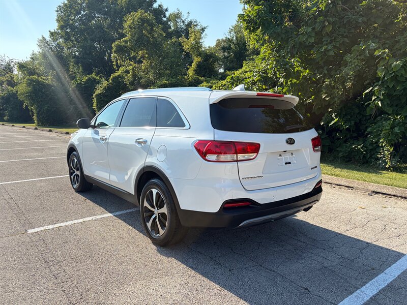 Used 2016 Kia Sorento EX w/ EX Touring Package FWD image 3