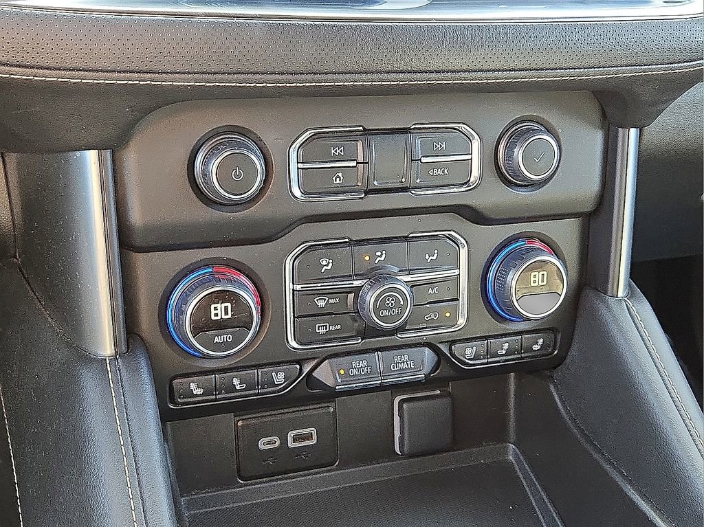 Used 2024 Chevrolet Suburban Premier image 30