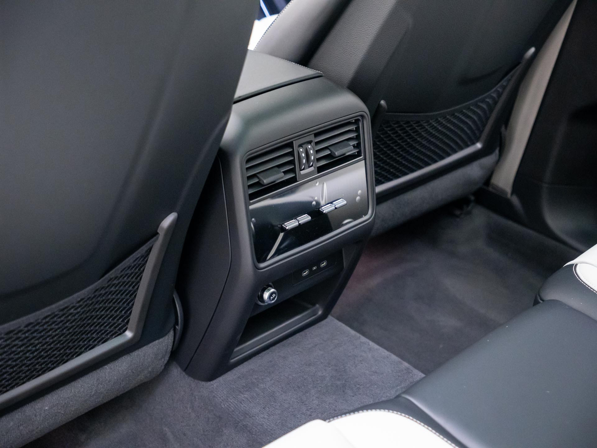 New 2027 Porsche Cayenne GTS AWD/4WD image 19