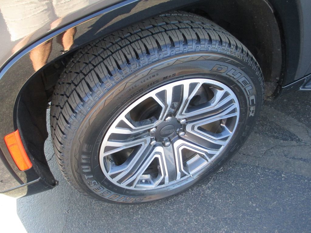 Used 2023 Jeep Wagoneer L 4WD w/ Premium Group I image 14