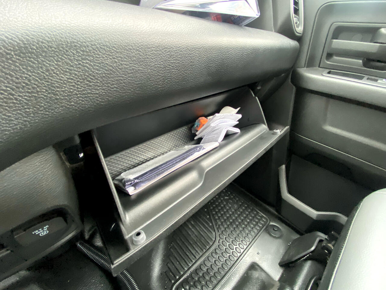 Used 2024 RAM 3500 Tradesman w/ Safety Group image 37