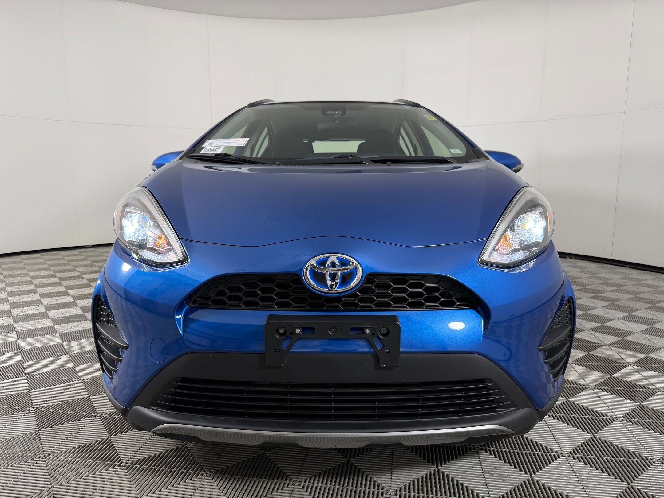 Used 2018 Toyota Prius C Two FWD image 6