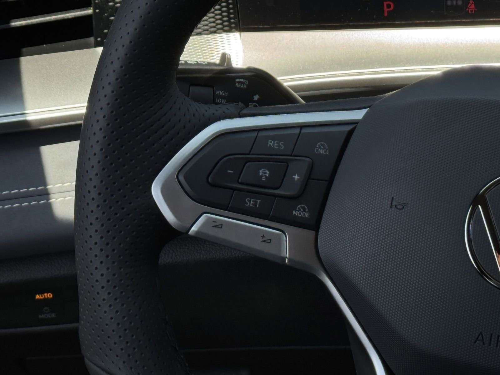 New 2026 Volkswagen Tiguan SE R-Line FWD image 17