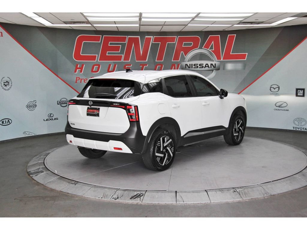Used 2026 Nissan Kicks SV w/ SV Premium Package FWD image 4
