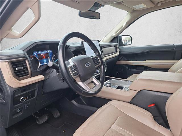 Used 2023 Ford Expedition Limited RWD image 11