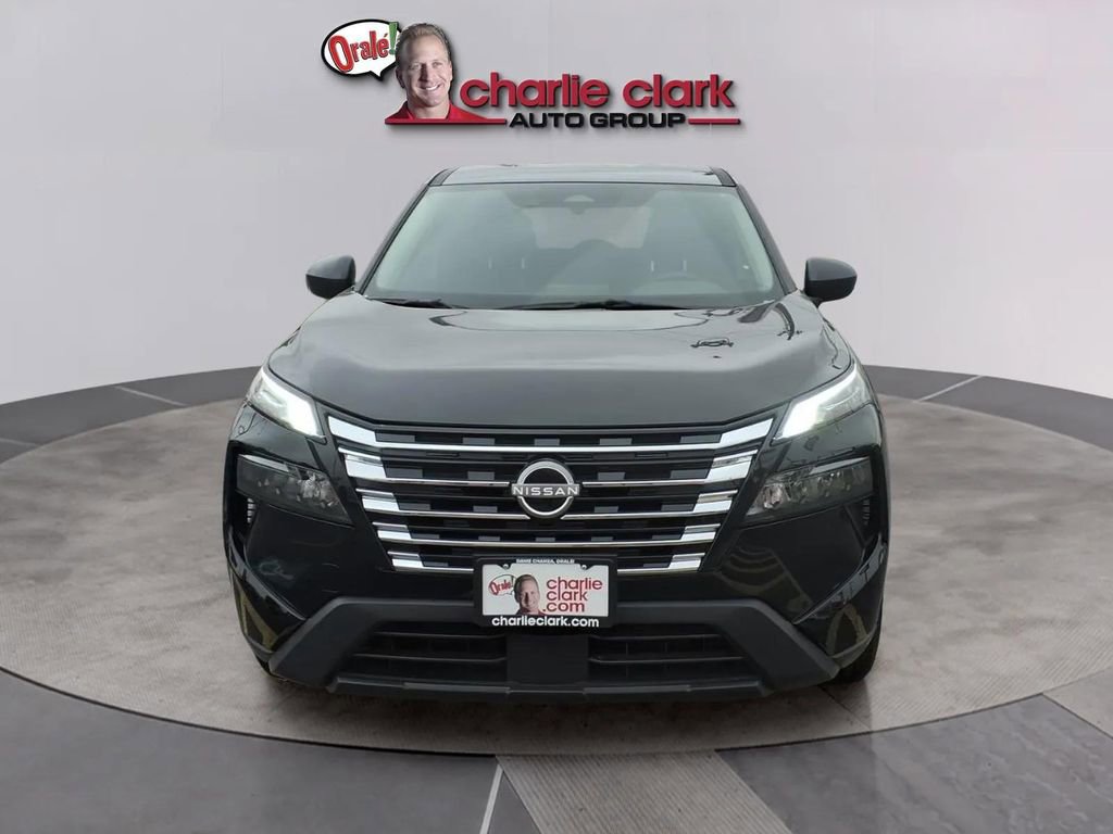 Used 2025 Nissan Rogue S image 8