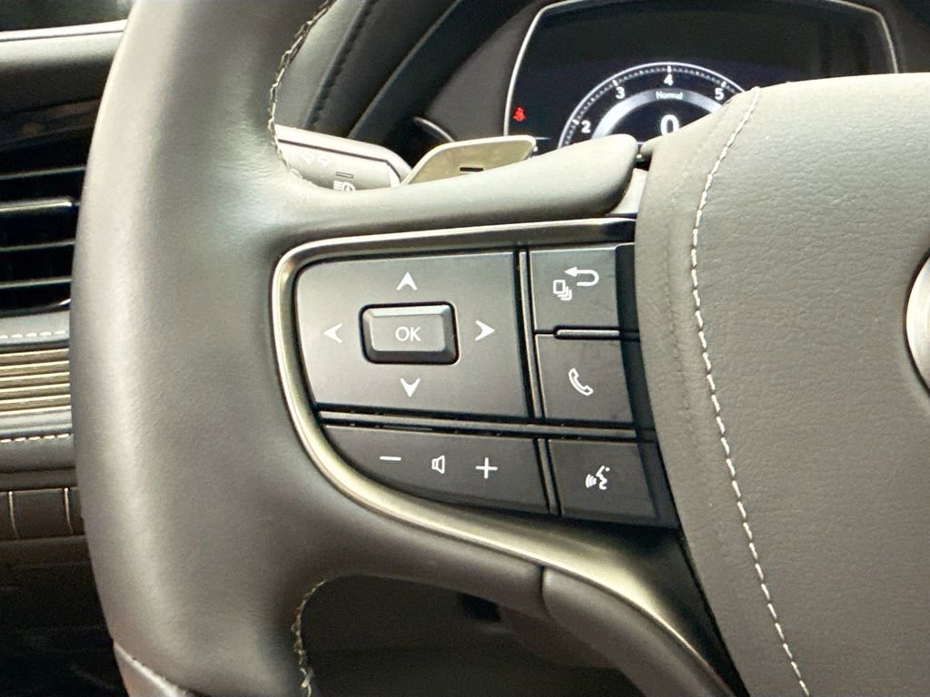 Used 2023 Lexus LS 500 w/ Luxury Package RWD image 11