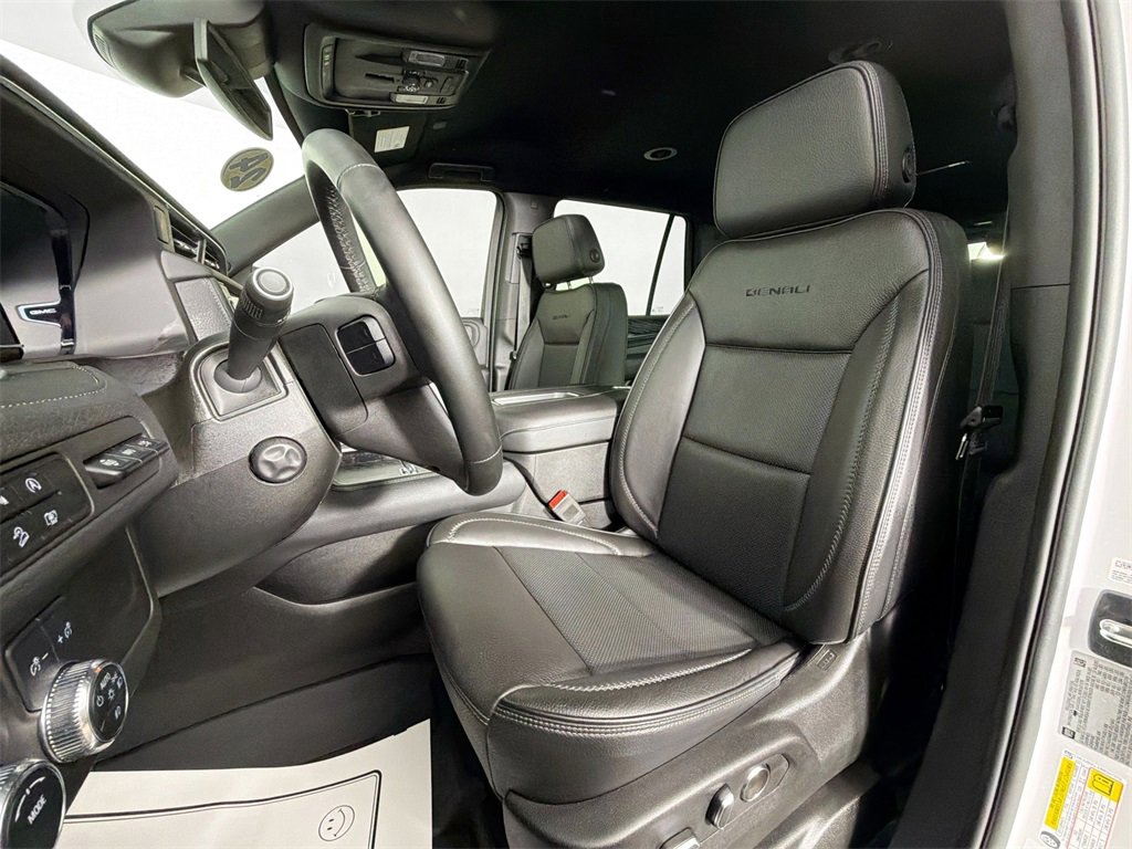 Used 2024 GMC Yukon Denali image 20