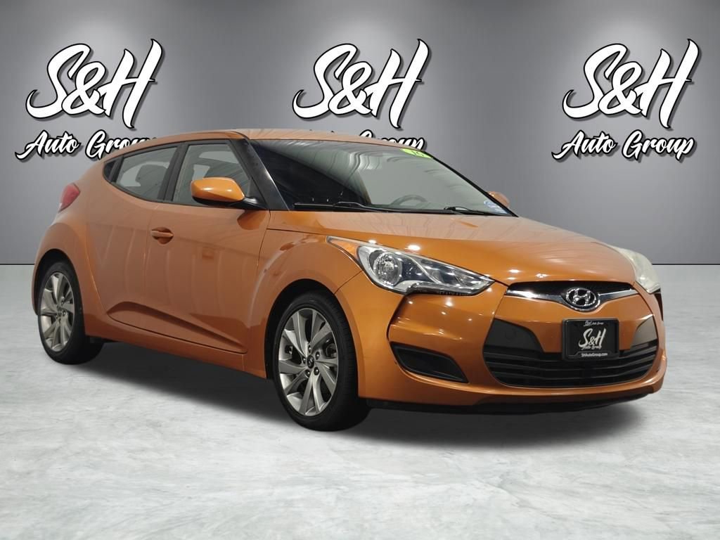 Used 2016 Hyundai Veloster image 2