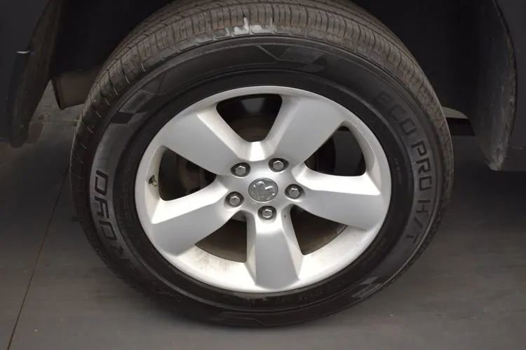 Used 2024 RAM 1500 Classic SLT AWD/4WD image 36