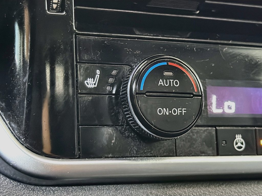 Used 2021 Nissan Rogue SV w/ Premium Package FWD image 25