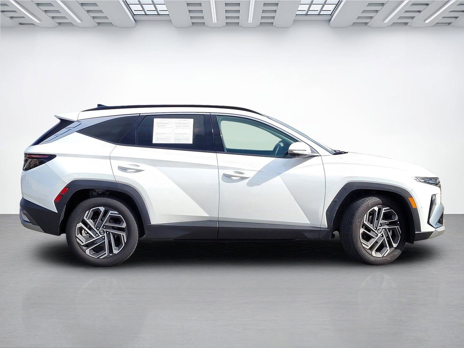 Certified 2025 Hyundai Tucson Limited image 3